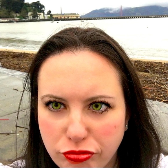 Meet your Posher, Gwen - Picture 1 of 1